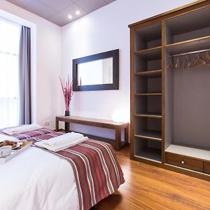 Serennia Apartamentos Ramblas - Placa Catalunya